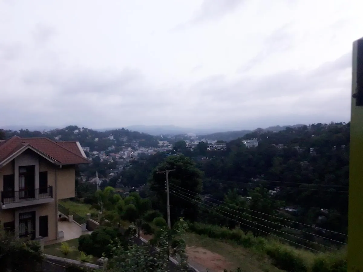 Bed and breakfast Kandy La Grande Holiday Resort